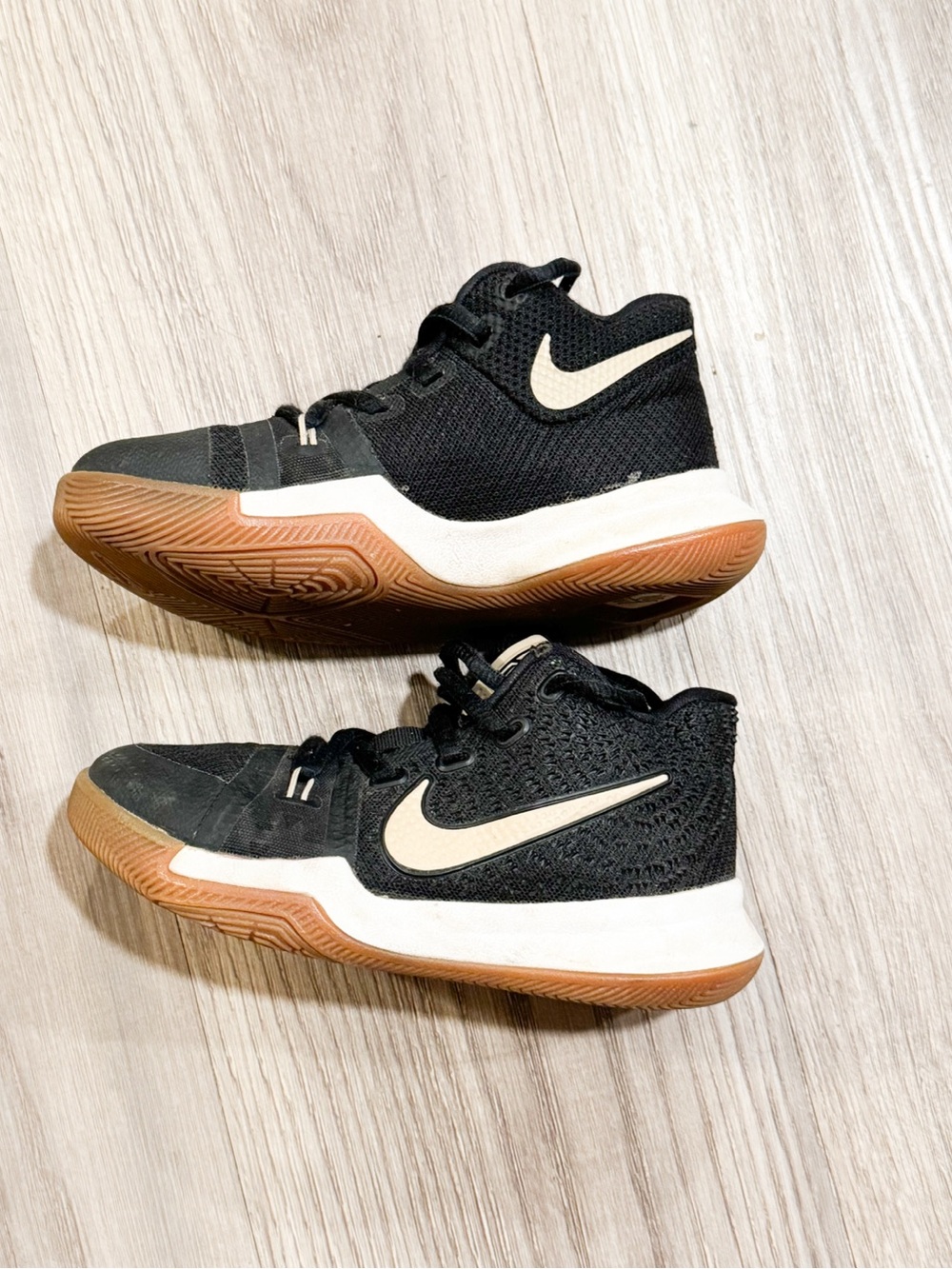 Nike Kids Kyrie 3 Basketball Sneakers